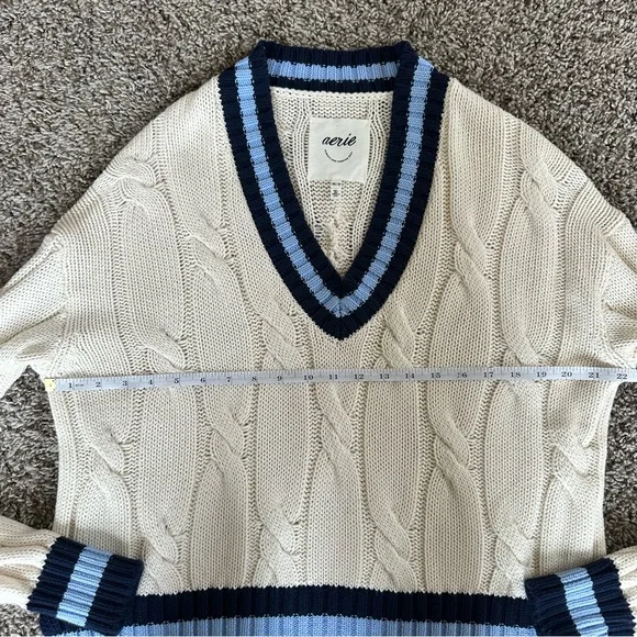 NWT Cream Cable Knit V-Neck Sweater with Blue Stripe Trim - Picture 10 of 10